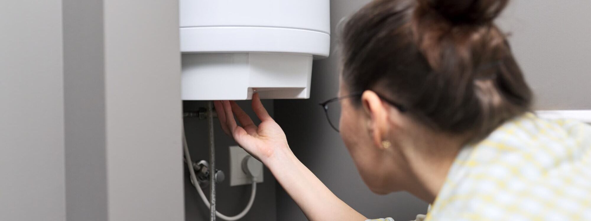 ADOBESTOCK_378114646 2000X750 | OECHSEL F. SAS Comment installer un chauffe-eau thermodynamique ? Illkirch-Graffenstaden